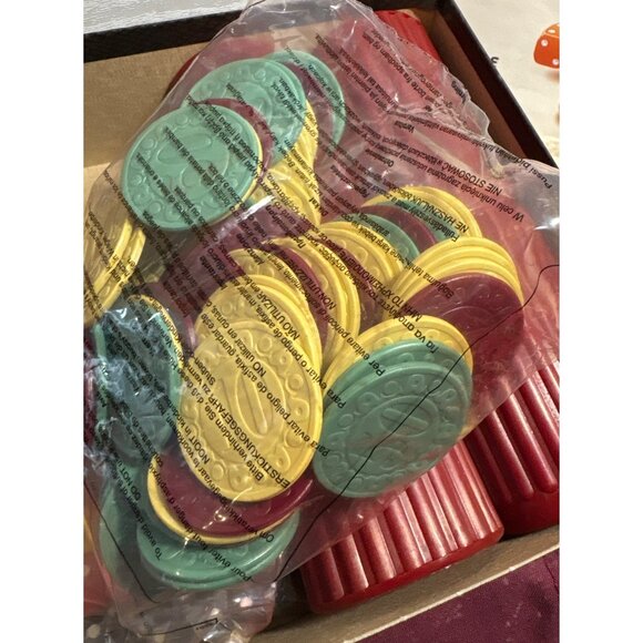 Yahtzee Texas Hold Em Classic Dice Game Complete Set With Guide Never Played - Picture 2 of 9